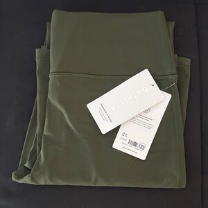 NWT Transcend Slim Pant
